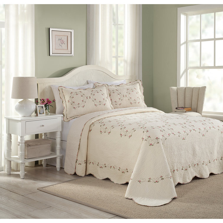 Wayfair bedspreads best sale and throws